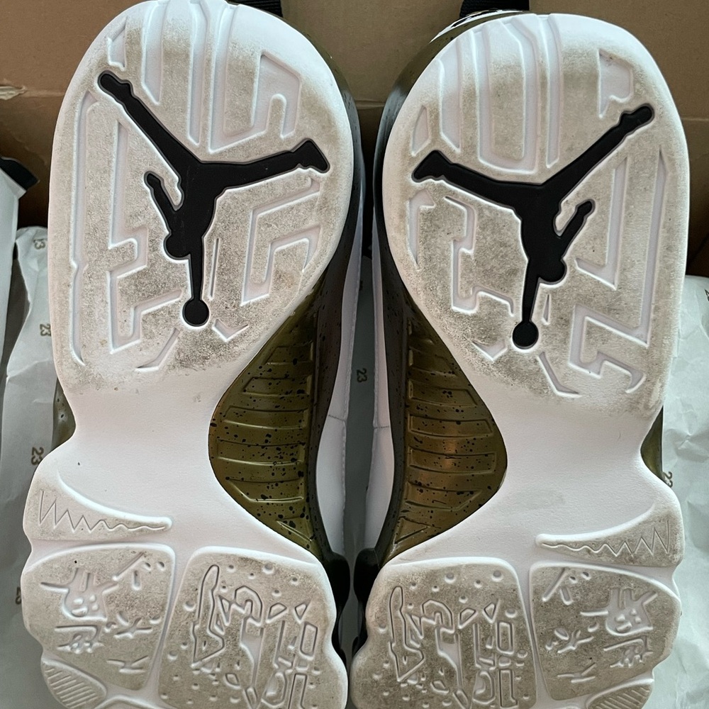 Air Jordan 9 Retro - Picture 6 of 8